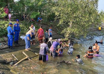 Ditpolairud Polda Kaltara Bantu Pengamanan Giat Tolak Bala Warga Juata