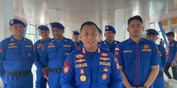 Lewat Aksi Simpatik, Ditpolairud Polda Kaltara Sebar Bendera di Pesisir Jelang 17 Agustus