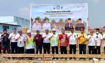 Gubernur Zainal Lakukan Peletakan Batu Pertama Gedung Baru SMAN 2 Tanjung Selor