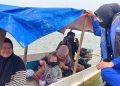 Srikandi Polairud Turun ke Laut, Bagikan Masker untuk Nelayan di HUT ke-78 Polwan