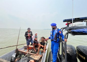 Saat Kabut Asap Tebal di Perairan Kaltara, Polairud Ingatkan Nelayan Jangan Melaut