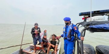 Saat Kabut Asap Tebal di Perairan Kaltara, Polairud Ingatkan Nelayan Jangan Melaut