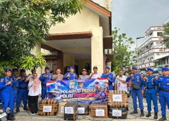Polairud Peduli, Salurkan Pakaian Layak Pakai untuk Korban Kebakaran di Karang Rejo