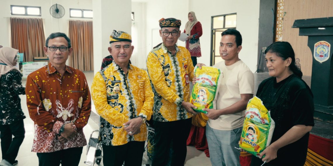 179 Warga Tarakan Terima Bantuan Atensi, Ada Modal Usaha hingga Kursi Roda
