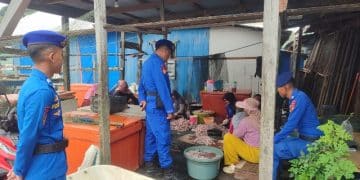 Ciptakan Keamanan, Polairud Dekati Warga dan Imbau untuk Tidak Memperjualbelikan Kepiting Devil Crab