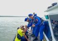Polisi Bersama Masyarakat! Lewat Patroli dan Sambang, Dirpolairud Polda Kaltara Pererat Sinergi dan Salurkan Bantuan bagi Nelayan