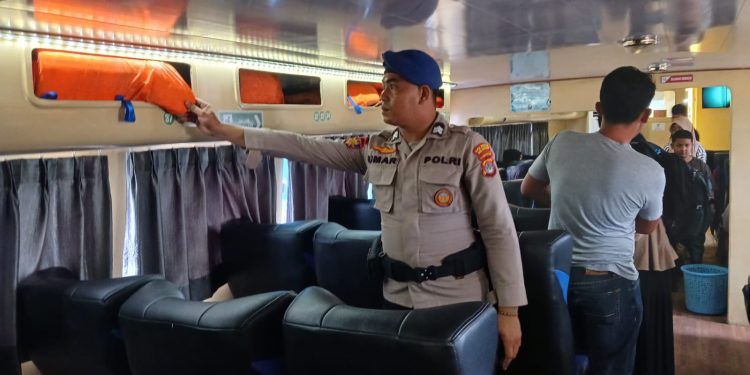 Cegah Kecelakaan Laut, Polairud Kaltara Rutin Periksa Kelayakan Speedboat Regular Meski Hari Libur