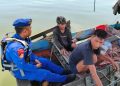 Wujudkan Perairan Aman, Personel KP. SBU XXXIV-2001 Ajak Nelayan Peduli Kamtibmas dan Keselamatan Laut