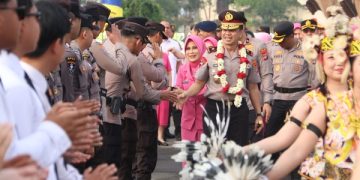 Polda Kaltara Sambut Hangat Kedatangan Kapolda Brigjen Pol. Andi Syahriful Taufik Beserta Ketua Bhayangkari
