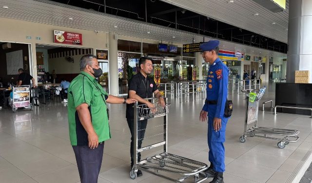 Sinergi dan Siaga Layani Masyarakat, Personel Potdirga Lakukan Patroli di Bandara Juwata Tarakan